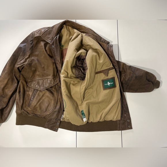 Vintage 1990’s Leather bomber jacket. Size: XL (46 Tall). Leather in great cond. - Picture 4 of 10